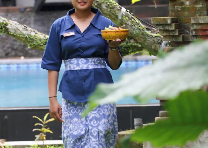 Putri Ayu 3*