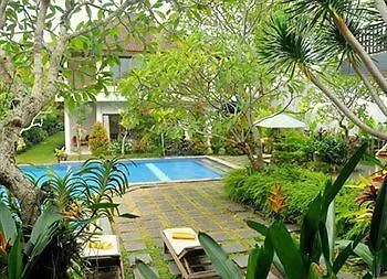 普特里阿玉小屋 假日公园 3*